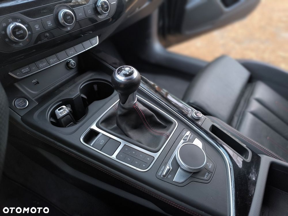 Audi A4 Avant 2.0 TFSI ultra Sport - 24