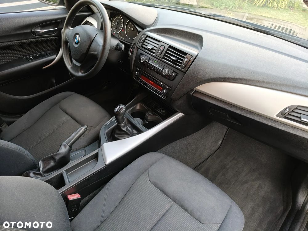 BMW Seria 1 116i - 17