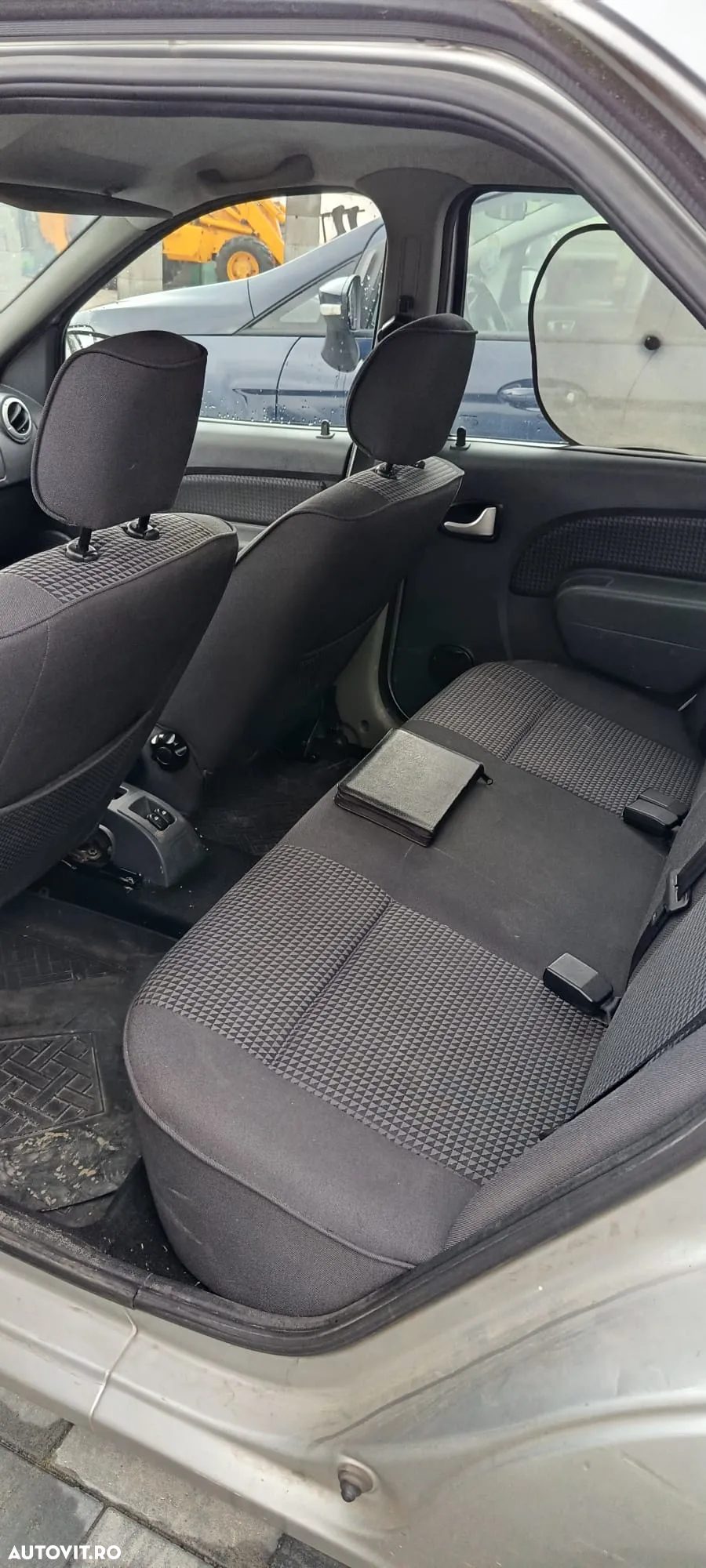 Dacia Logan MCV K90 1.6 16v Laureate - 6