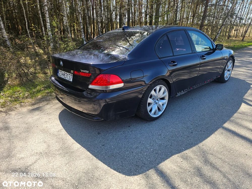 BMW Seria 7 745i - 3