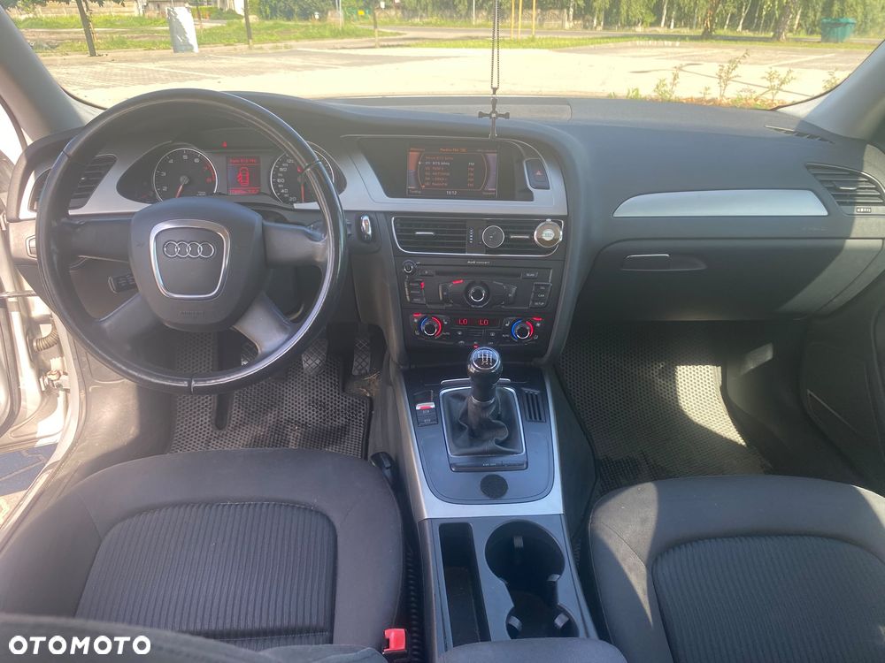Audi A4 Limousine - 9