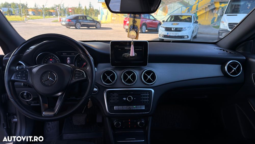 Mercedes-Benz CLA 180 - 9