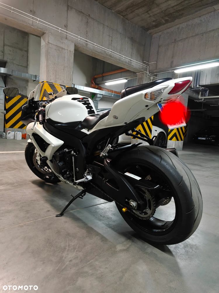 Suzuki GSX-R - 6