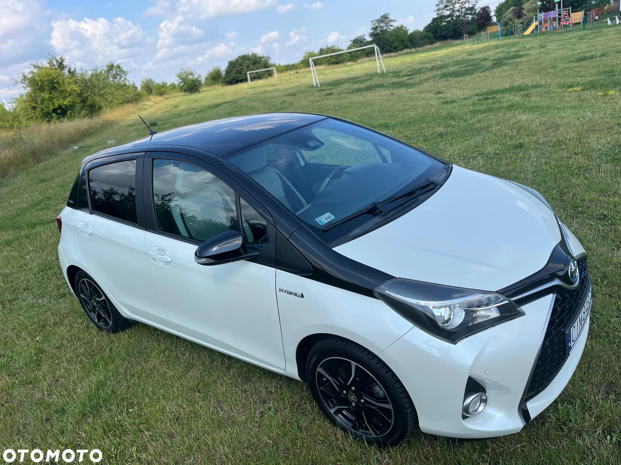 Toyota Yaris Hybrid 100 Selection Pure - 6