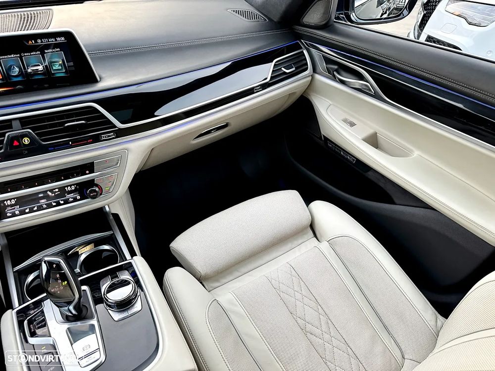 BMW 730 d Pack M - 24