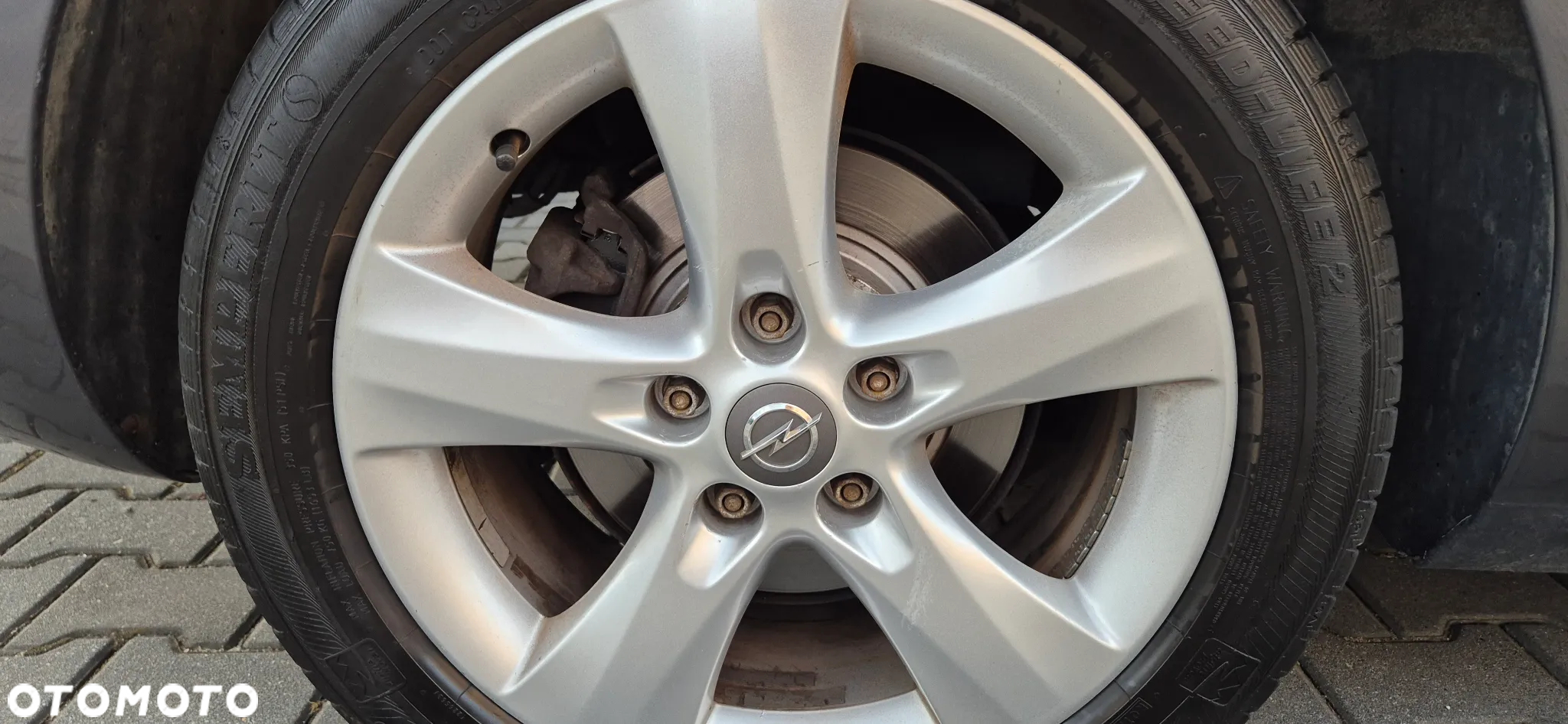 Opel Astra GTC 1.6 Turbo Innovation - 4