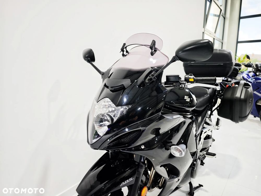 Suzuki GSX - 11