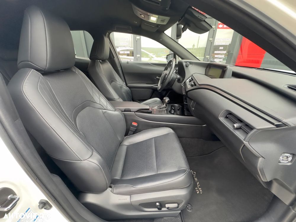 Lexus UX 250h (E-FOUR) Executive Line - 22