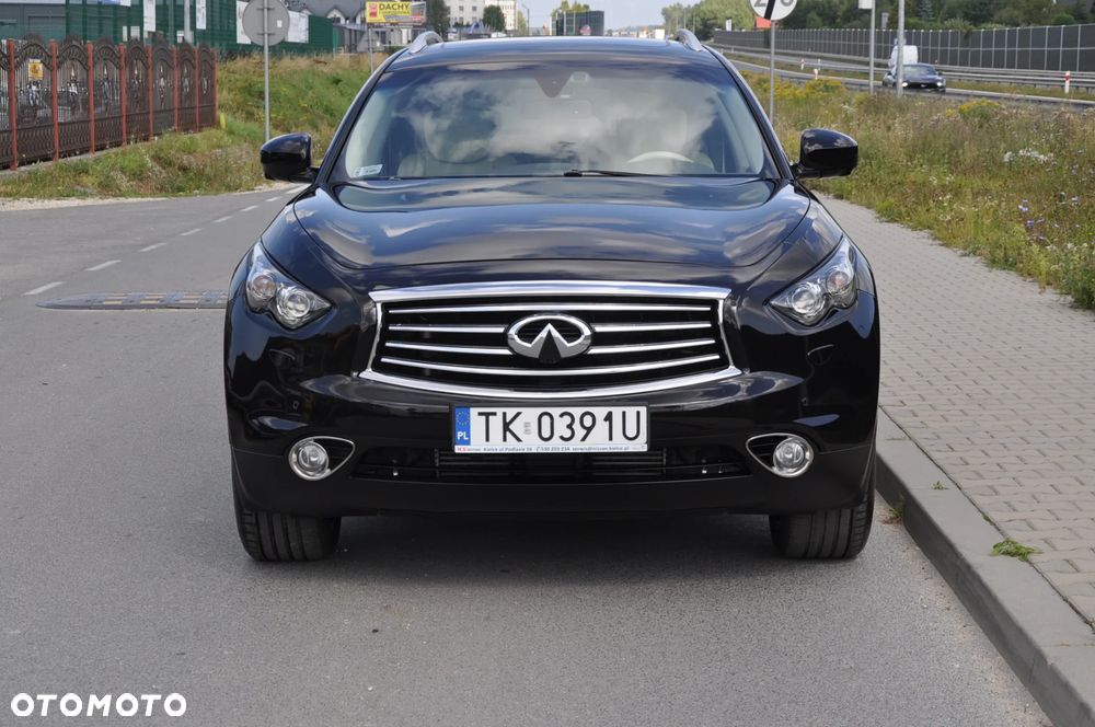 Infiniti QX70 - 32