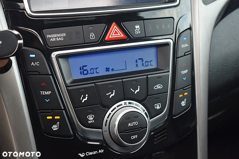 Hyundai i30 1.6 D Premium - 23