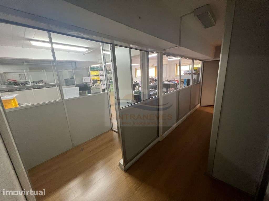 Armazém de Excelência no Centro de Odivelas - 803 m² | €1.200.000, ... - Grande imagem: 5/7