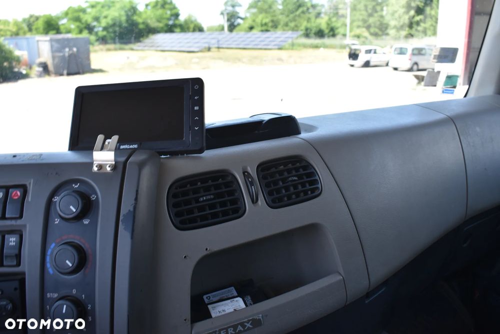 Renault Kerax - 24