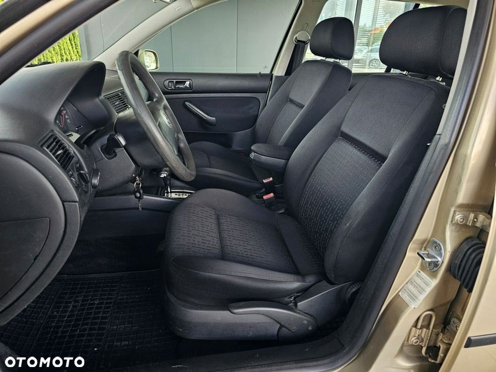 Volkswagen Golf - 19