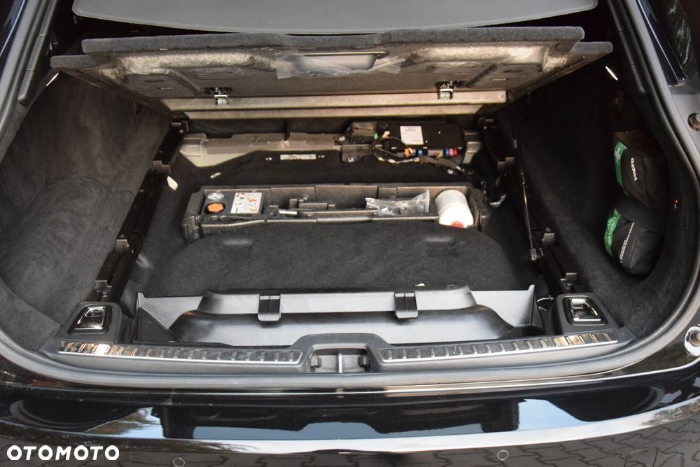 Volvo V90 T8 AWD Plug-In Hybrid R-Design - 19