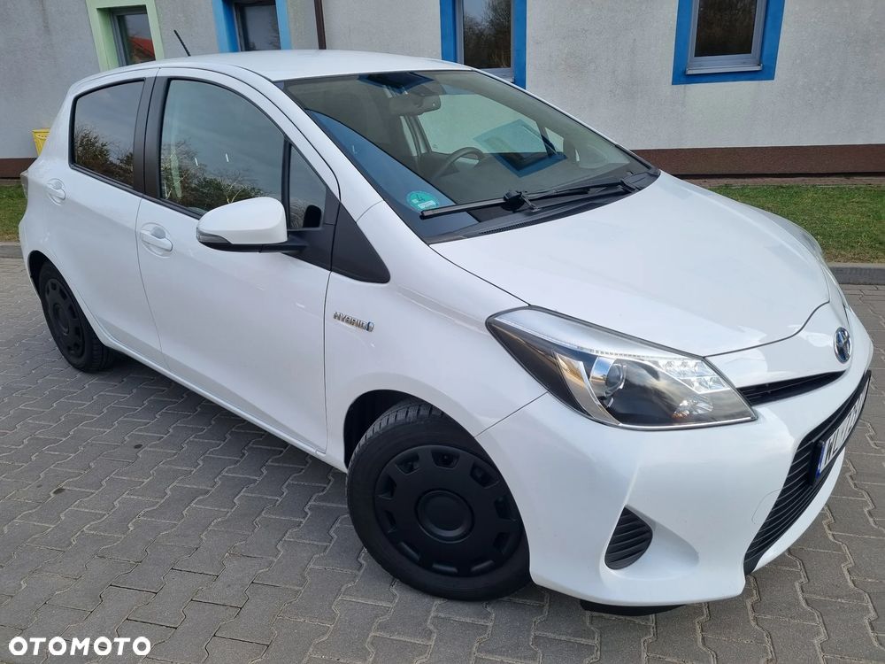 Toyota Yaris Hybrid 100 Life - 30