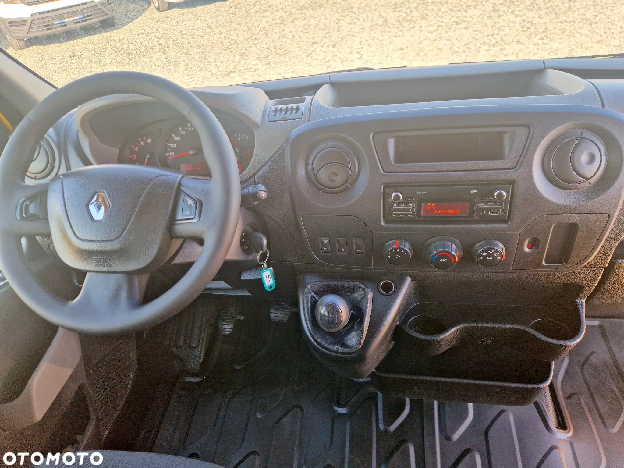 Renault MASTER 2,3 DCI 145 KONNA DOKA BRYGADÓWKA 7 OSOBOWA HDS HIAB 1000KG KLIMA 3,3M SKRZYNIA 104T/KM PRZEBIEGU GWARANCJA BLIŻNIAKI DO 3,5T - 24