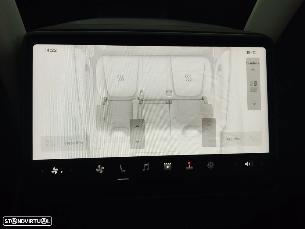 Tesla Model Y - 22