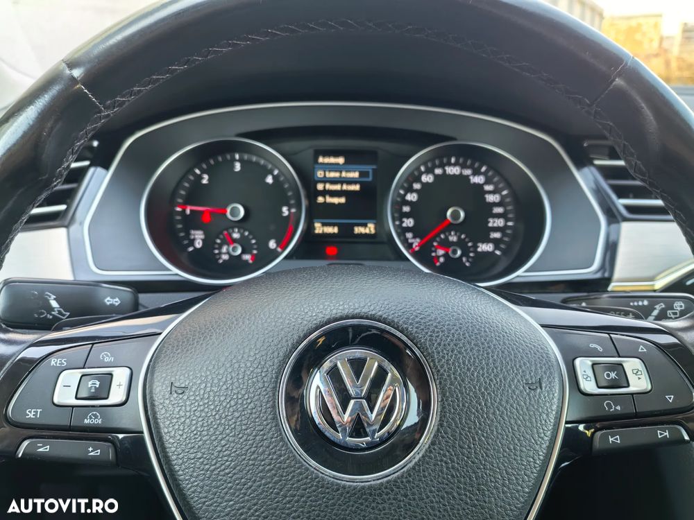 Volkswagen Passat 2.0 TDI DSG Highline - 12