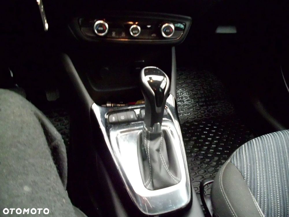 Opel Crossland X 1.2 T Enjoy S&S - 9