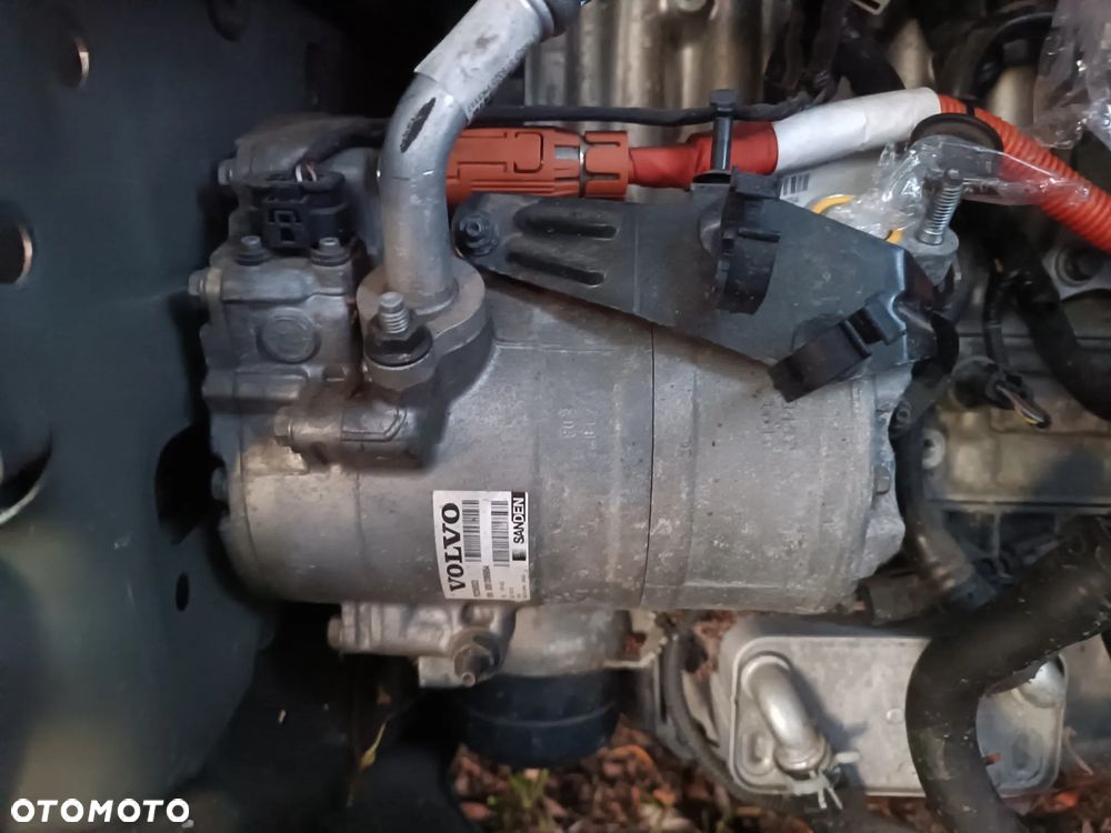 SPRĘŻARKA KLIMATYZACJI ELEKTRYCZNA Volvo T8 HYBRYDA S90 V90 XC60