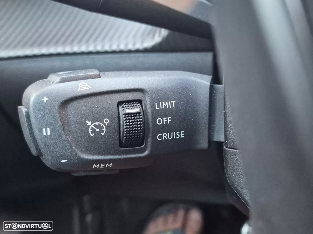 Peugeot e-2008 50 kWh GT Pack - 15