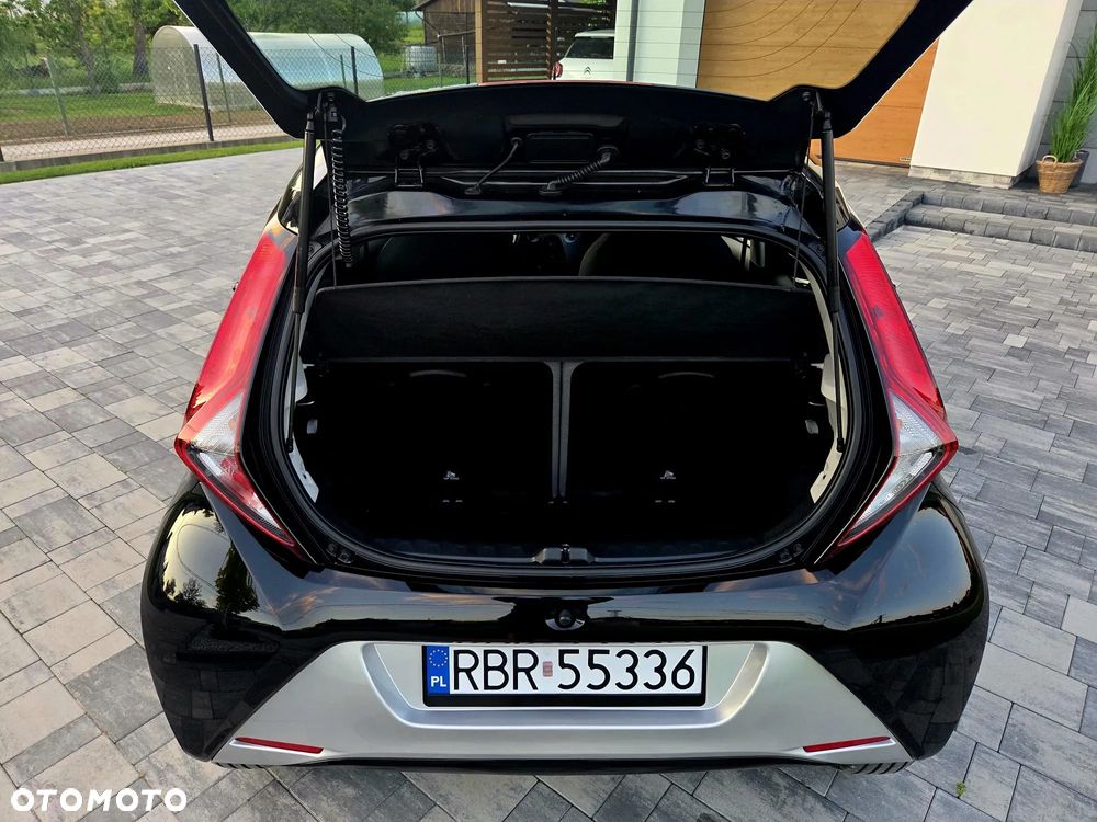 Toyota Aygo x.shift x-play connect - 24