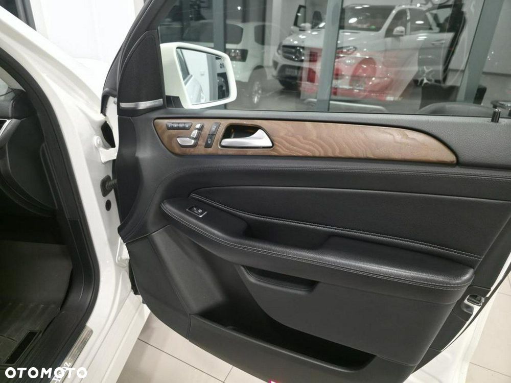 Mercedes-Benz GLE - 21