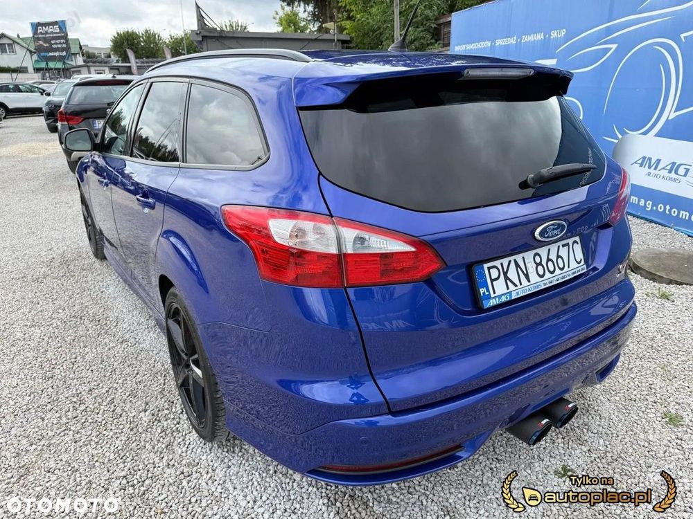Ford Focus ST - 8