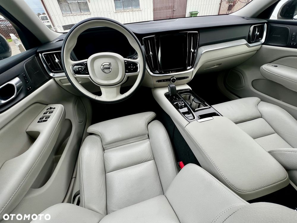 Volvo S60 T8 Recharge AWD Ultimate Dark - 16