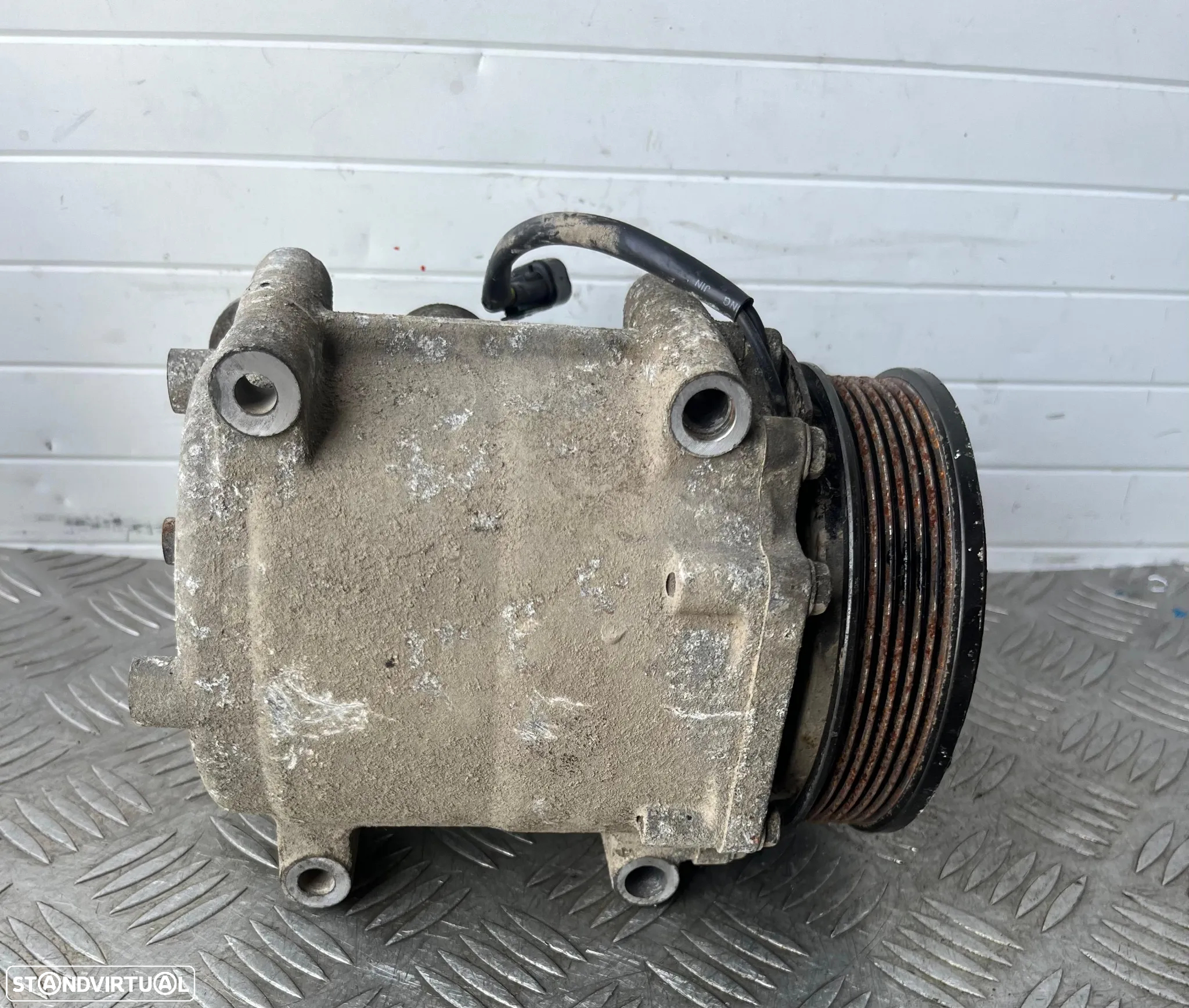 Compressor Ar Condicionado Ford Fiesta VI 1.6 TDCI Ref: 8V5119D626/T2JA - 3