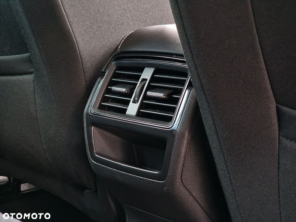 Skoda Karoq 1.5 TSI ACT Selection DSG - 17