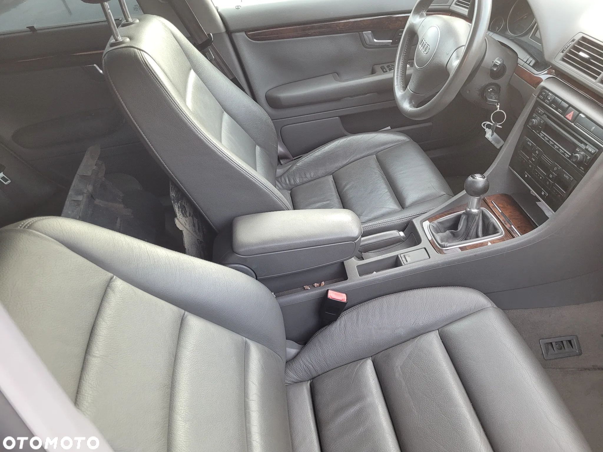 FOTELE KANAPA AUDI A4 B6 SKORA - 1