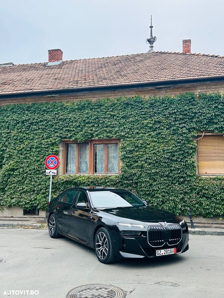 BMW Seria 7 740d xDrive MHEV - 22