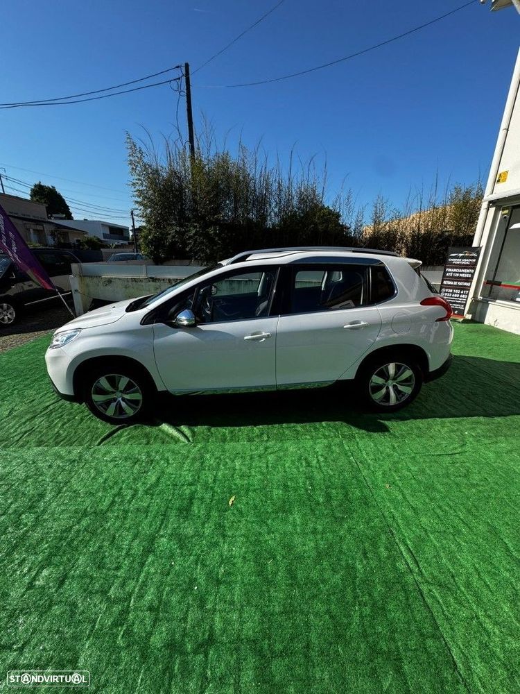 Peugeot 2008 1.2 PureTech Allure - 9