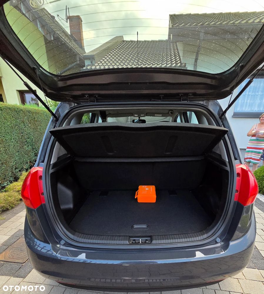 Kia Venga 1.6 M - 8