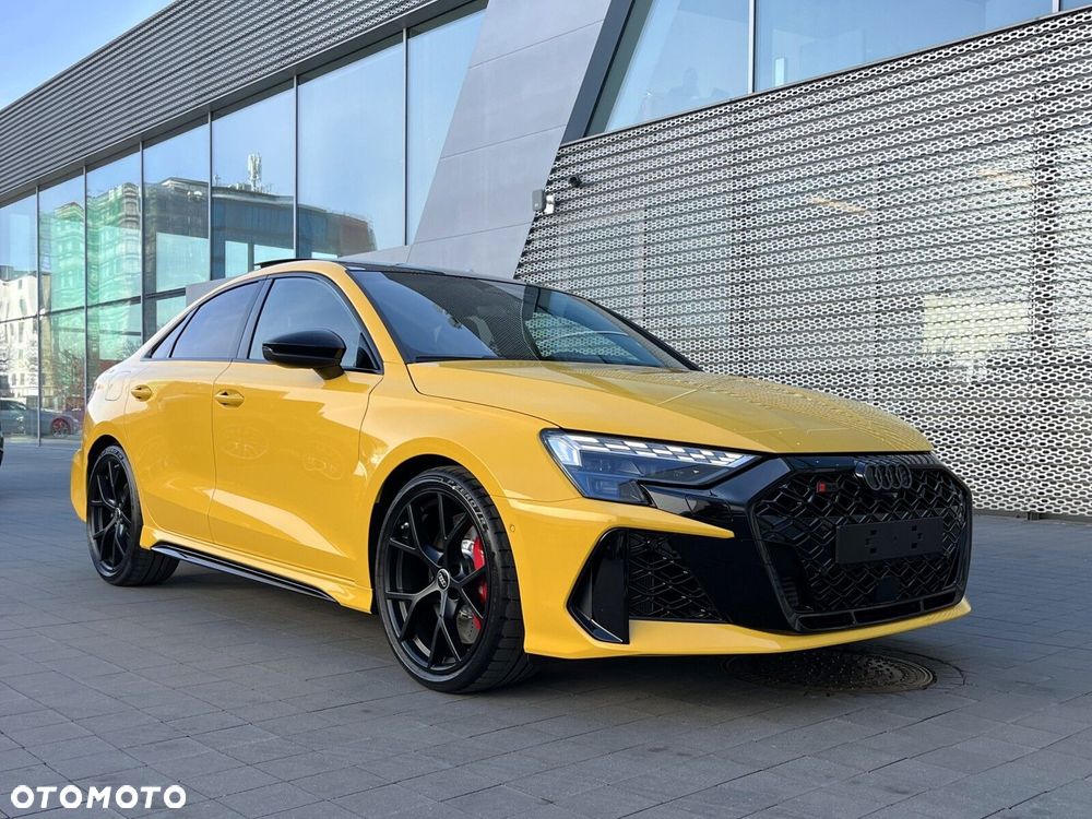 Audi RS3 Limousine - 3
