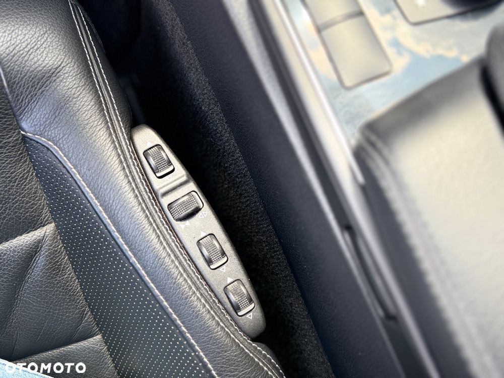Mercedes-Benz Klasa E 250 7G-TRONIC - 17