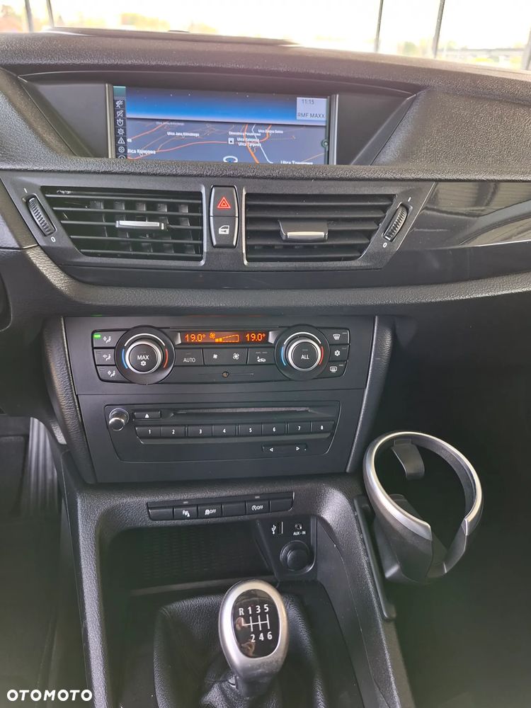 BMW X1 sDrive18d Sport Line - 22