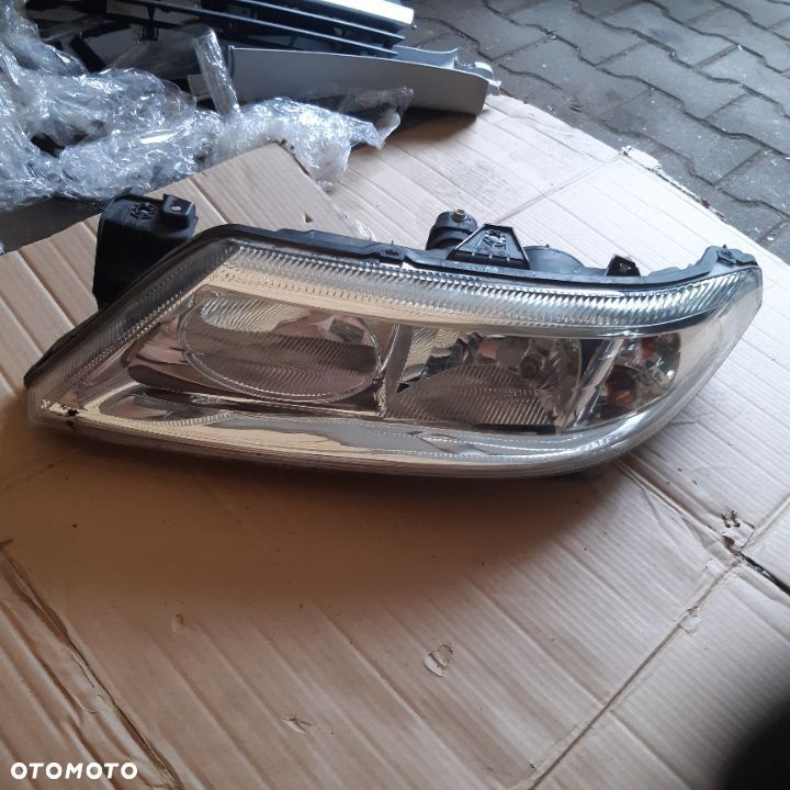 LAMPA PRZEDNIA LEWA LUB PRAWA LAGUNA II - 5