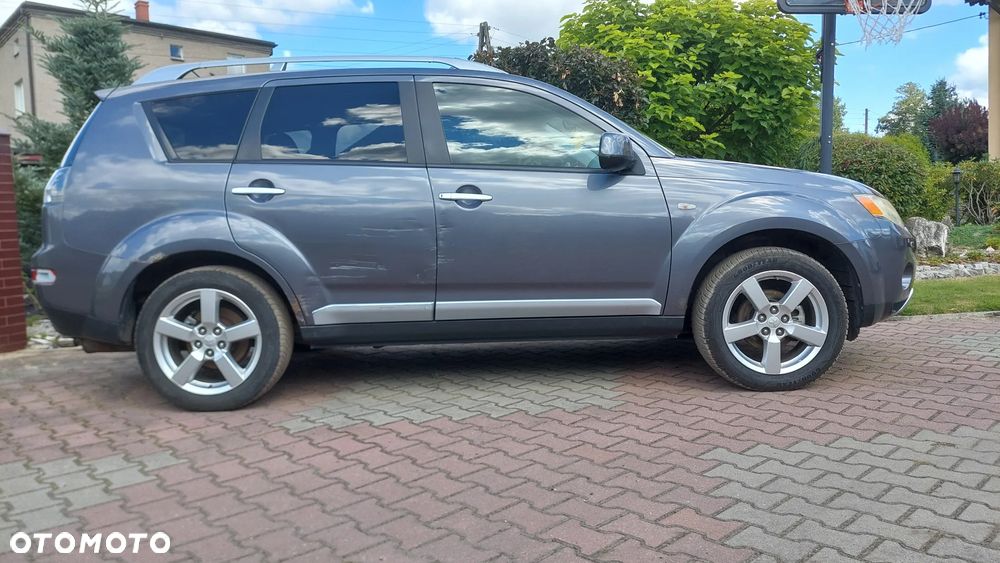 Mitsubishi Outlander 2.0 DID Intense + - 6