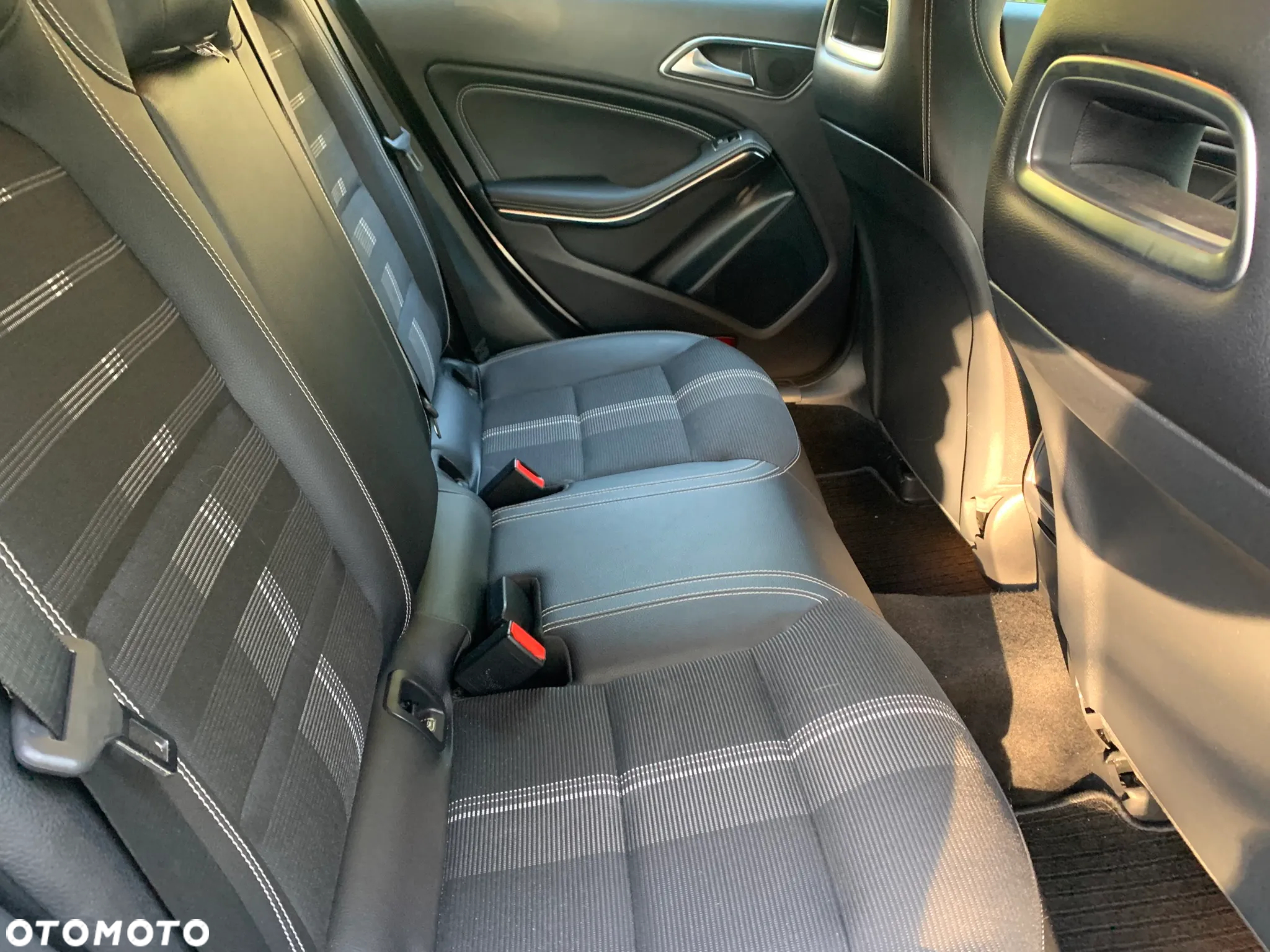 Mercedes-Benz CLA 200 7G-DCT - 9