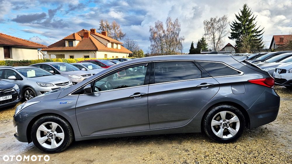Hyundai i40 Kombi blue 1.6 Family+ - 22
