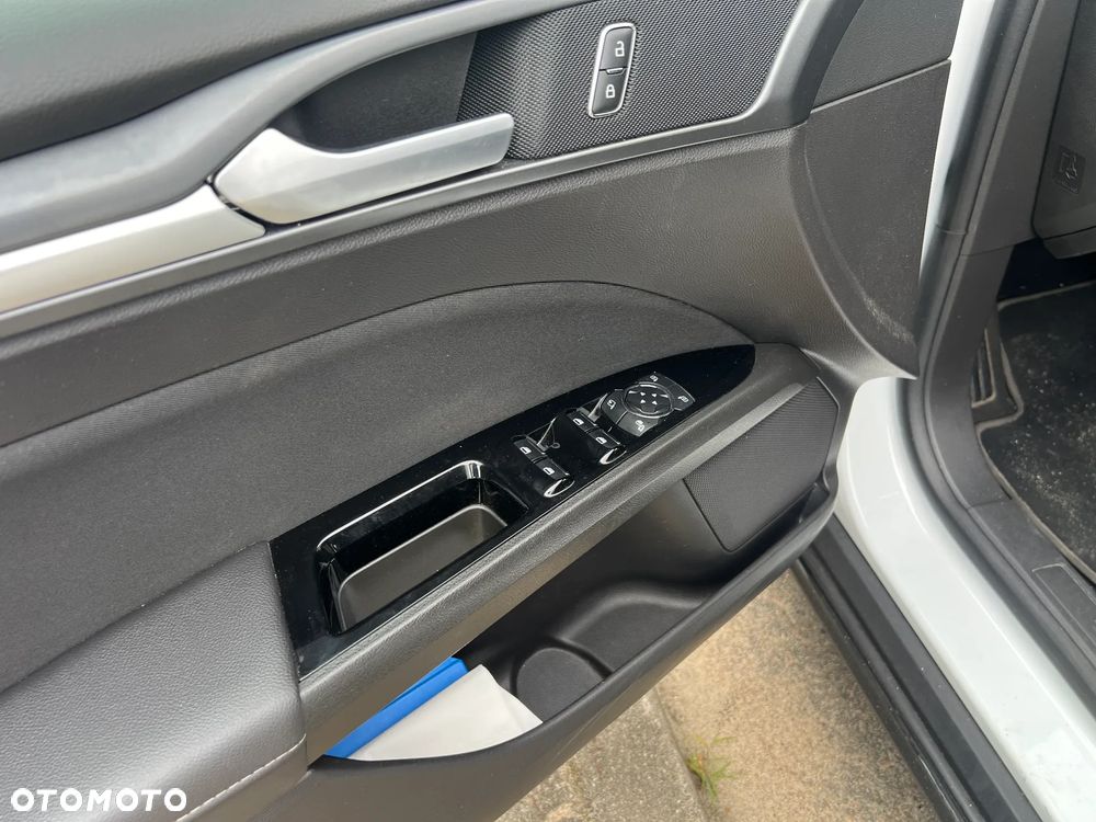 Ford Mondeo - 17