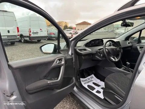 Peugeot 2008 1.2 PureTech Active - 31