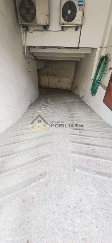 GARAGEM EM FAFE PARA VENDA - Grande imagem: 4/10