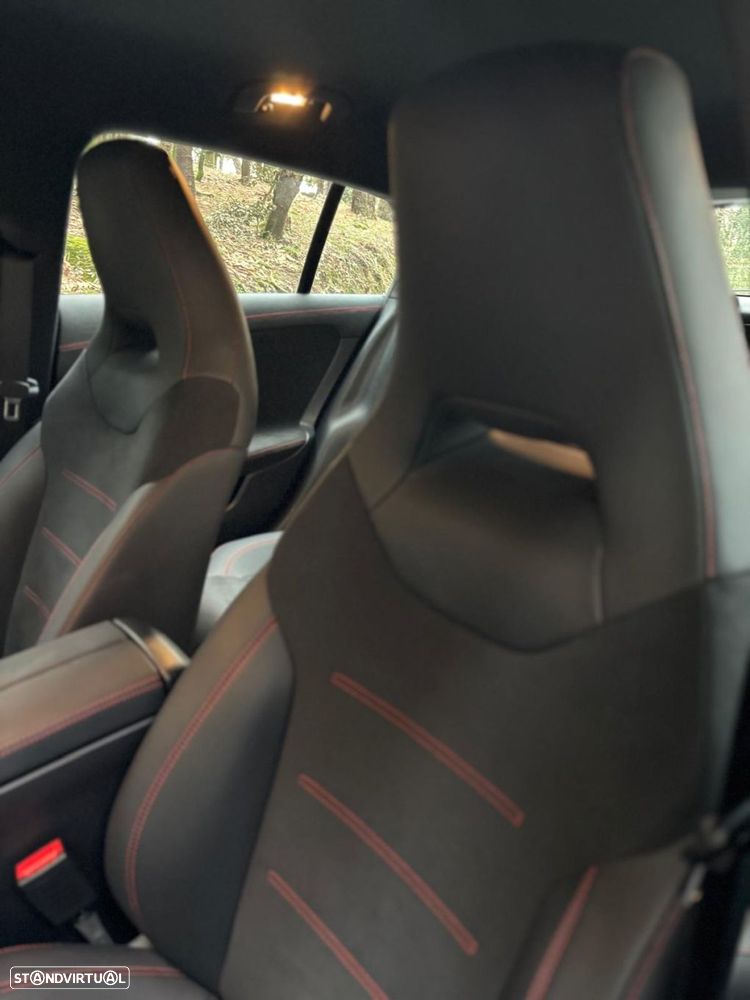 Mercedes-Benz CLA 250 - 21