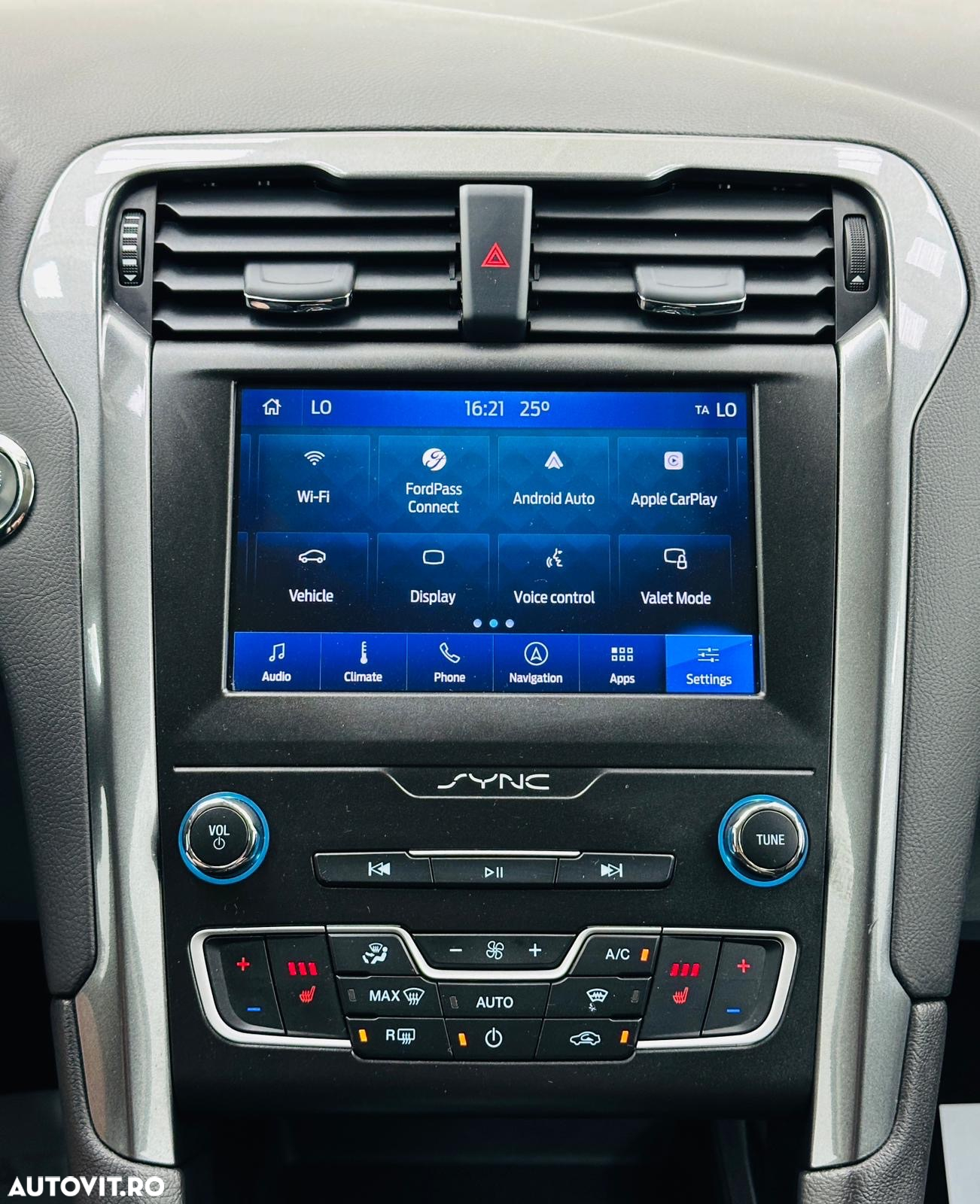 Ford Mondeo - 34