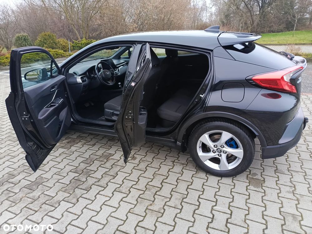 Toyota C-HR - 16