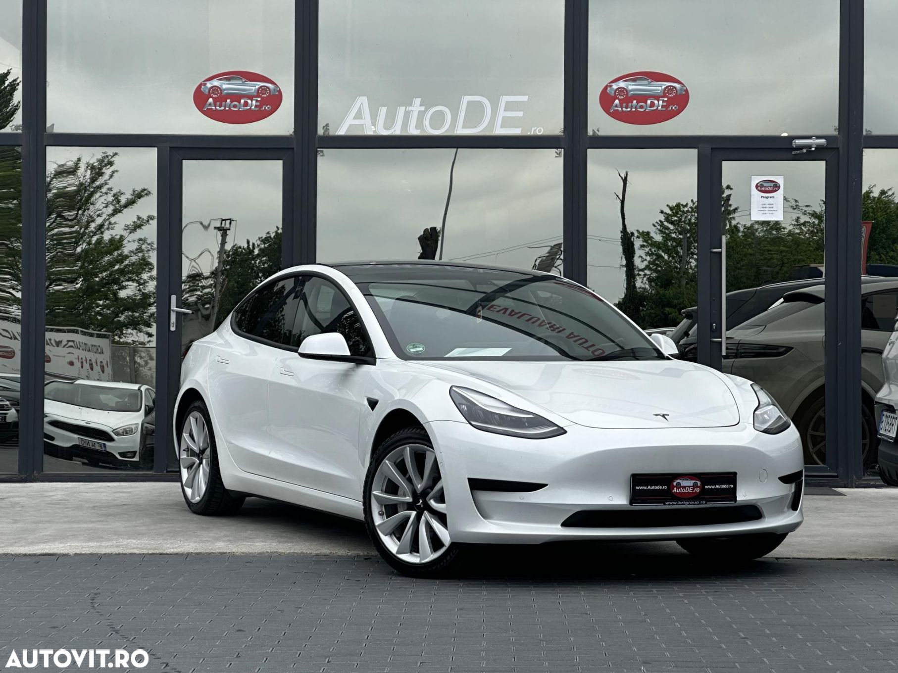 Tesla Model 3 - 2
