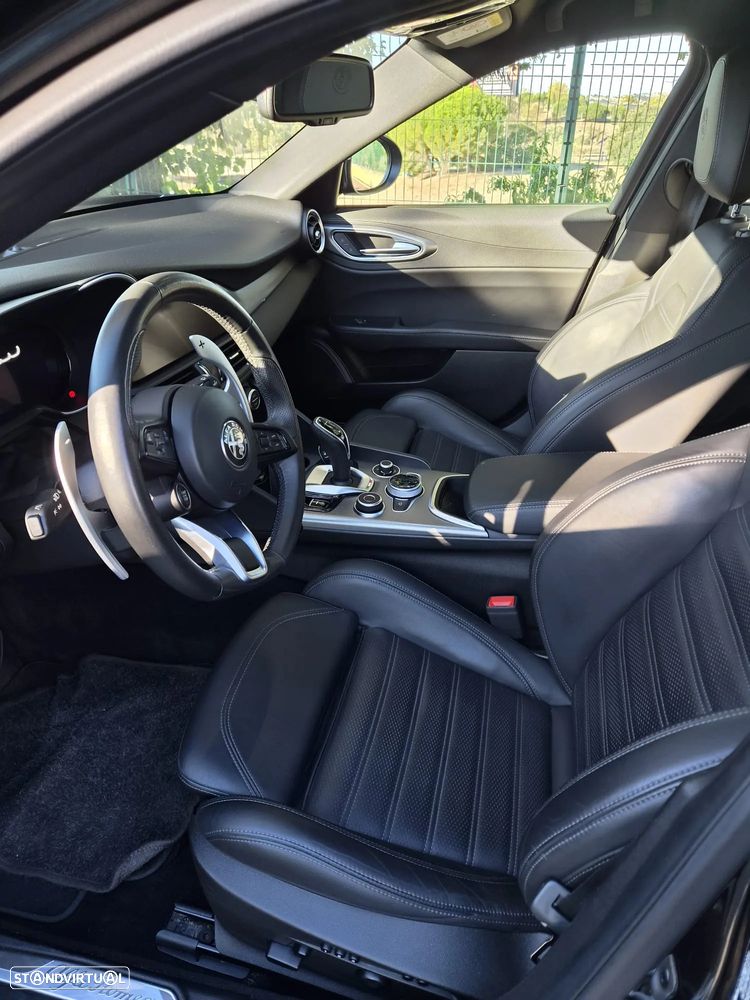 Alfa Romeo Giulia 2.0 T Veloce Q4 AT8 - 3
